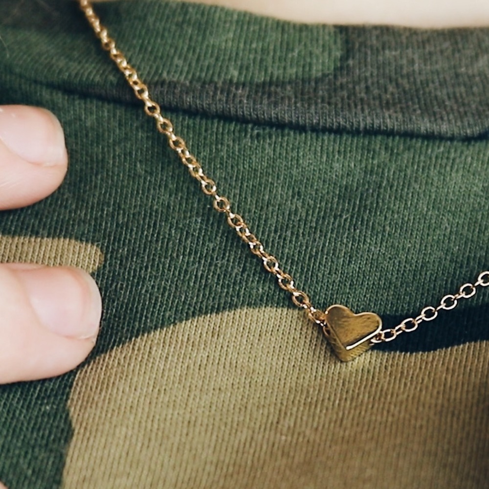 Dainty Heart Pendant Necklace - Picture 2 of 6